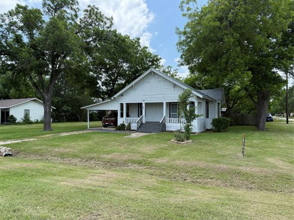 200 S Walton ST, Granger, TX 76530