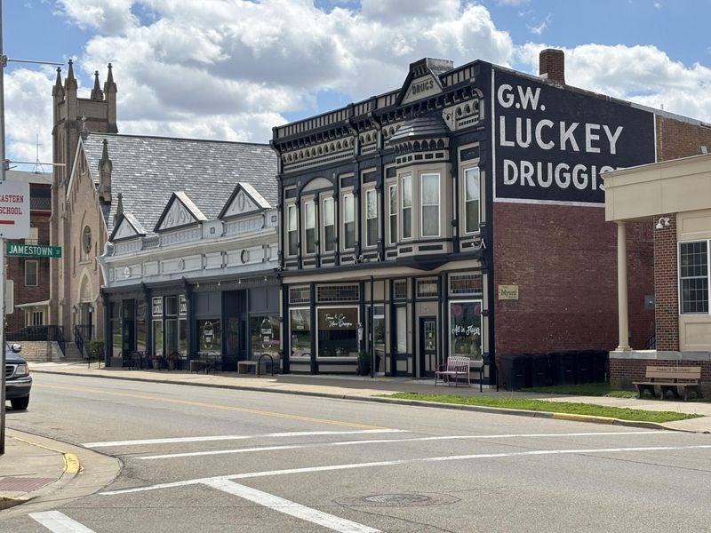 15 S Chillicothe Street, South Charleston, OH 45368 Photo 1