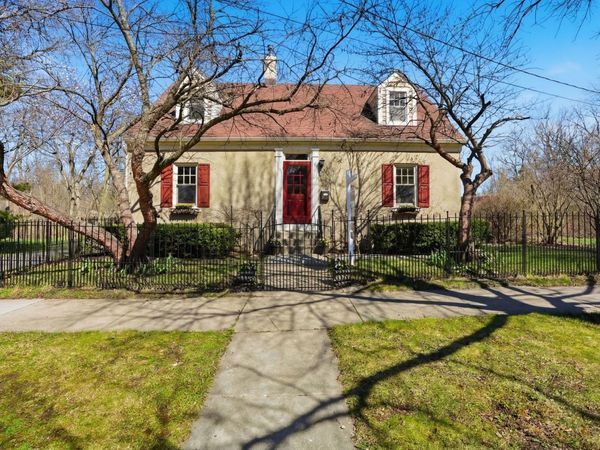 218 N 4th Avenue , St. Charles, IL 60174