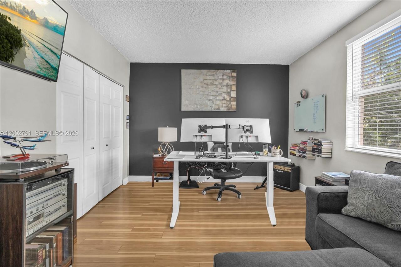 17125 N Bay Rd, Unit 3204, Sunny Isles Beach, FL 33160 Photo