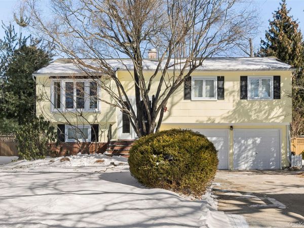 17 Lanier Lane , Bay Shore, NY 11706