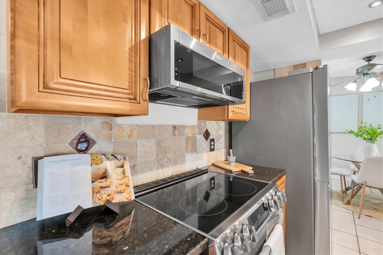 12101 74th Street , Largo, FL 33773 Photo