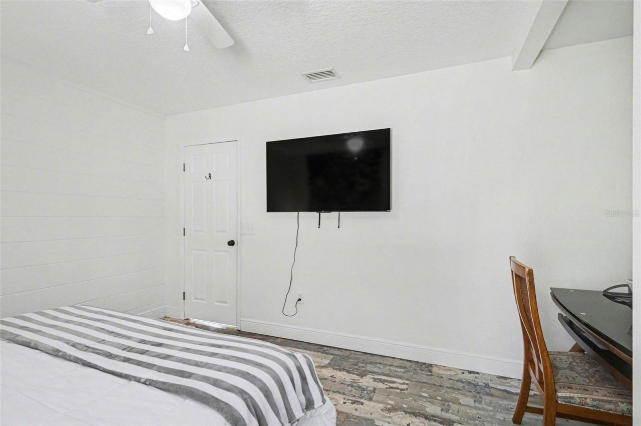 2207 Poinsettia Drive , Deland, FL 32724 Photo