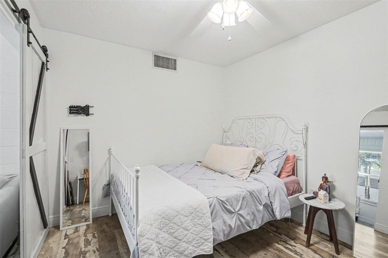 2207 Poinsettia Drive , Deland, FL 32724 Photo