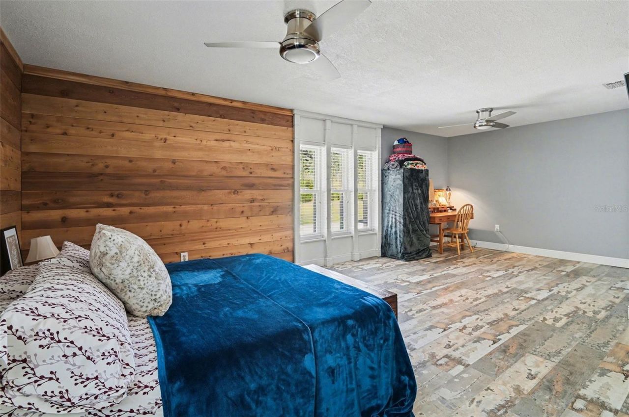 2207 Poinsettia Drive , Deland, FL 32724 Photo