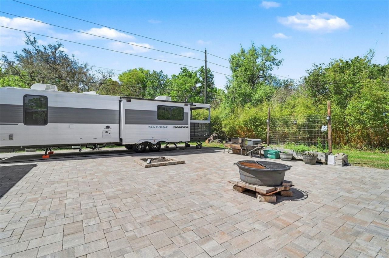 2207 Poinsettia Drive , Deland, FL 32724 Photo