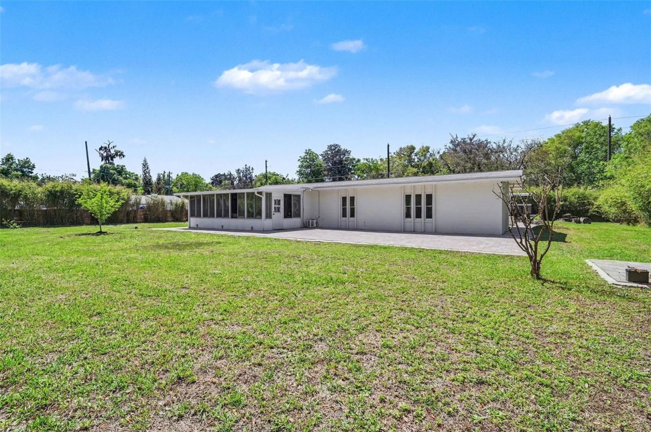 2207 Poinsettia Drive , Deland, FL 32724 Photo