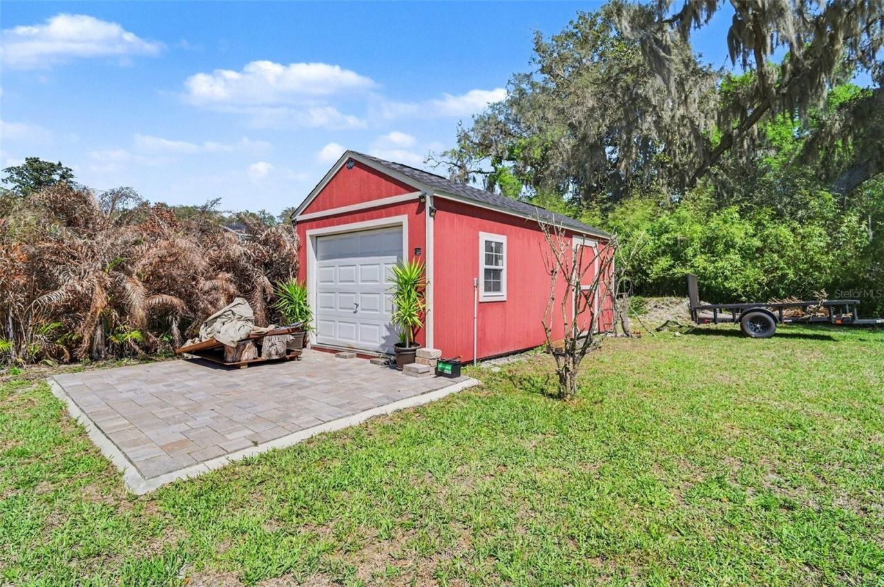 2207 Poinsettia Drive , Deland, FL 32724 Photo