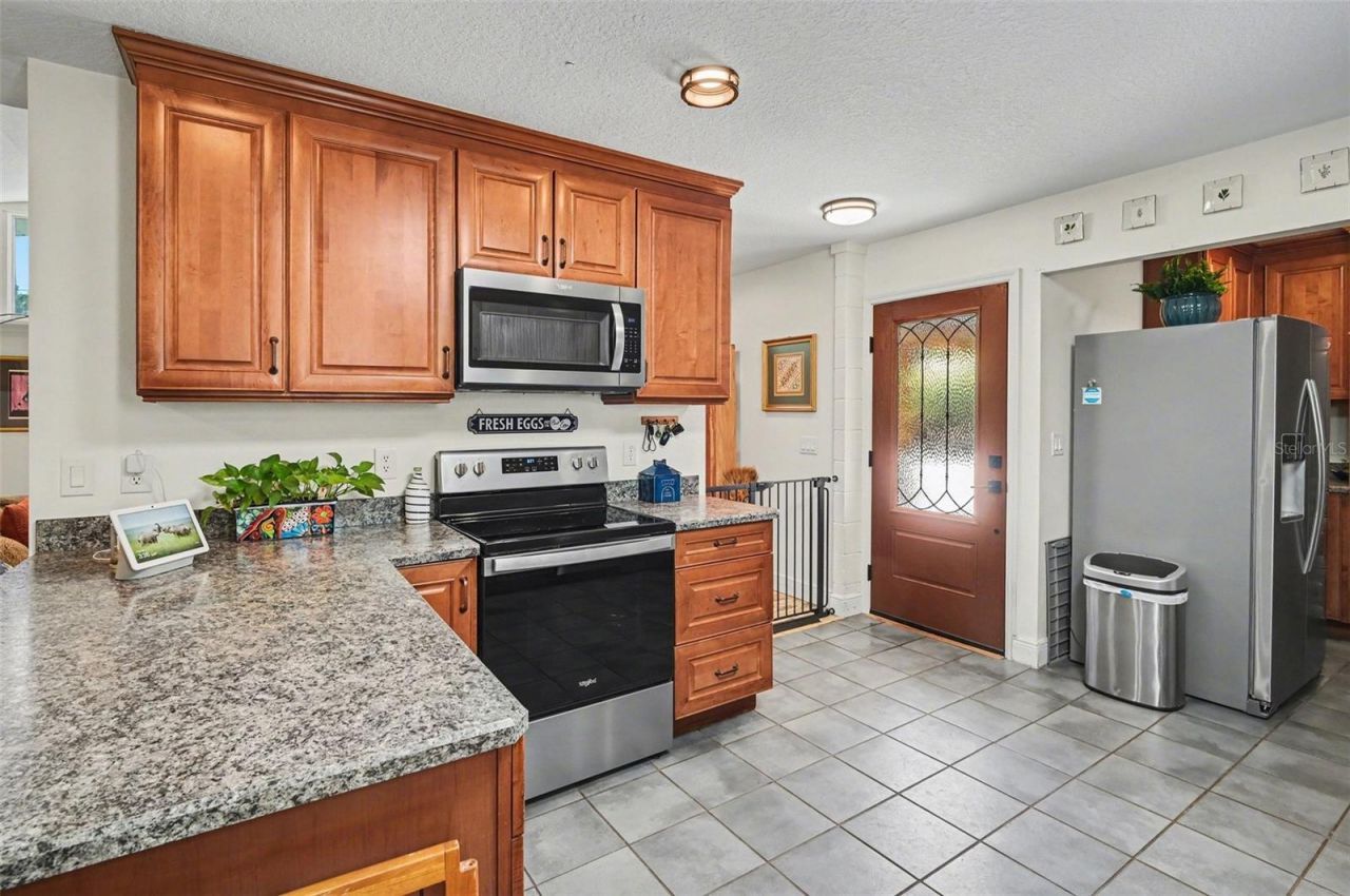 2207 Poinsettia Drive , Deland, FL 32724 Photo