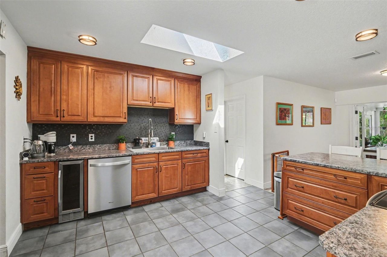 2207 Poinsettia Drive , Deland, FL 32724 Photo