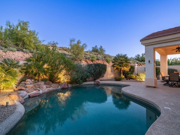 6334 E VIEWMONT Drive, Unit 17, Mesa, AZ 85215