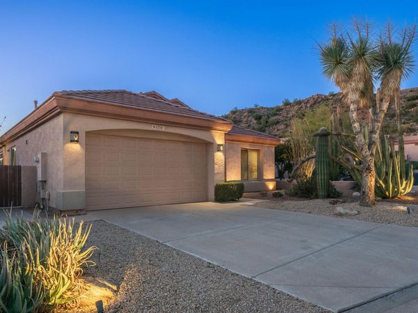 6334 E VIEWMONT Drive, Unit 25, Mesa, AZ 85215