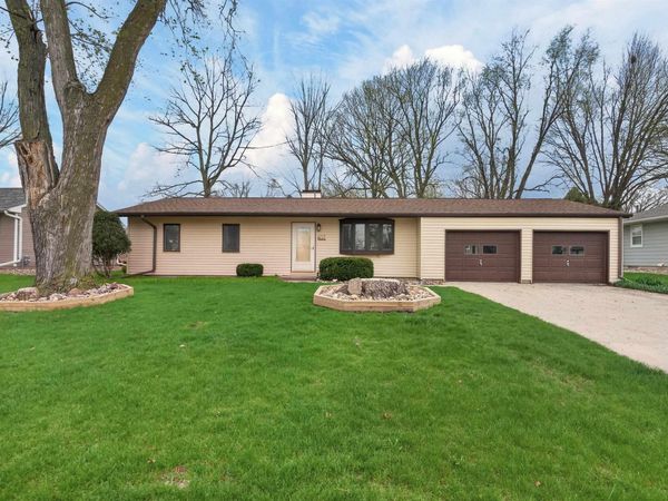 4317 Hillside Drive, Cedar Falls, IA 50613