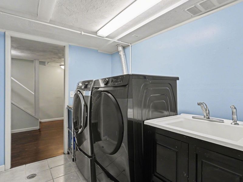 1599 Demorest Road, Columbus, OH 43228 Photo 29