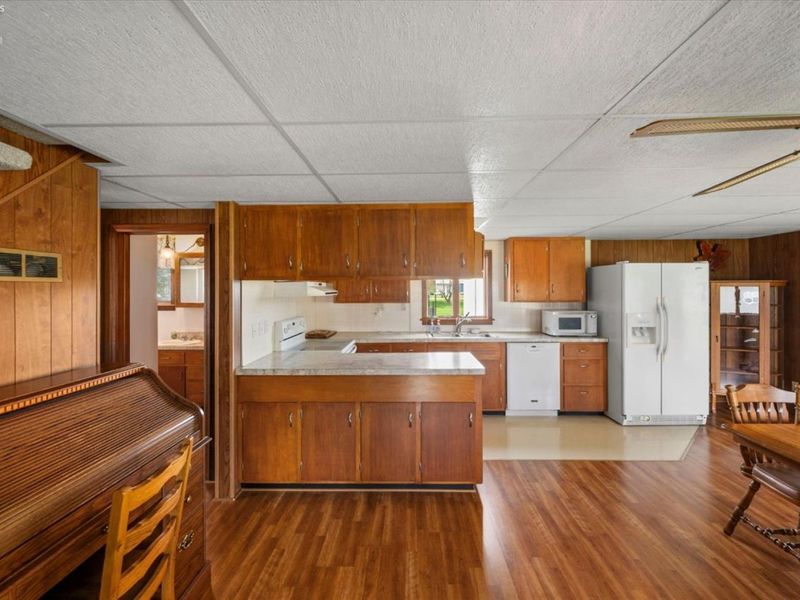 91 S Nancy Drive, Port Clinton, OH 43452 Photo 11