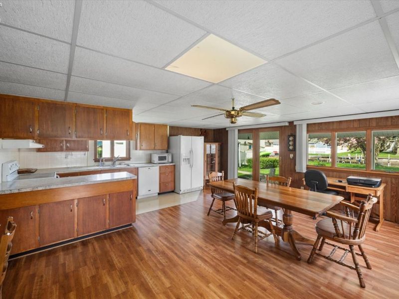 91 S Nancy Drive, Port Clinton, OH 43452 Photo 12