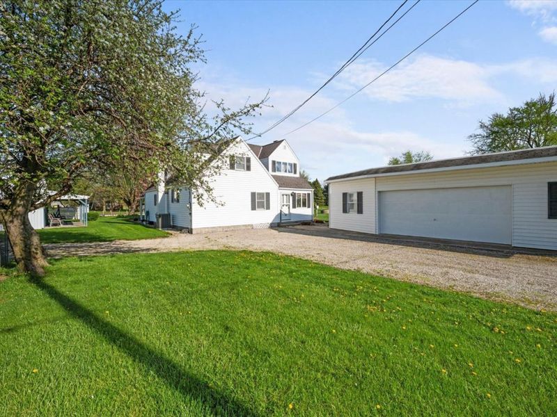 91 S Nancy Drive, Port Clinton, OH 43452 Photo 4