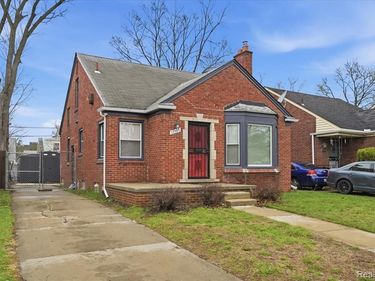 17595 Mendota Street , Detroit, MI 48221