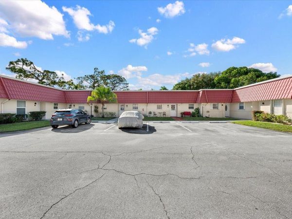 102 Amherst Lane, Greenacres, FL 33467