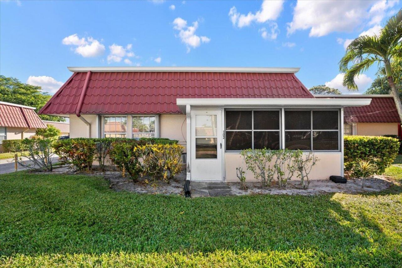 102 Amherst Lane, Greenacres, FL 33467 Photo
