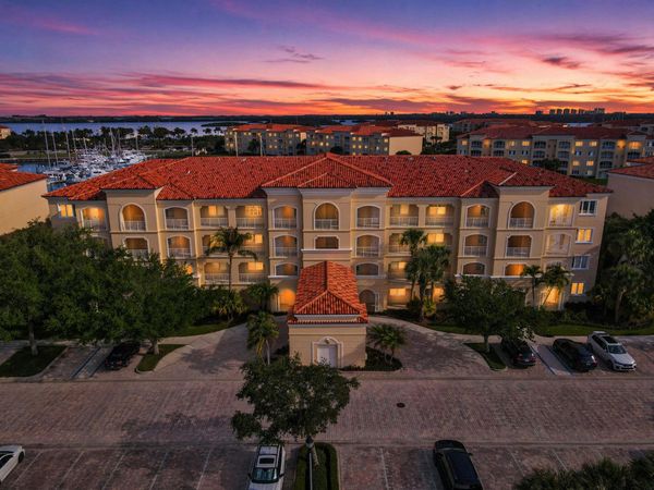 16 W Harbour Isle Dr Drive W, Unit 106, Fort Pierce, FL 34949