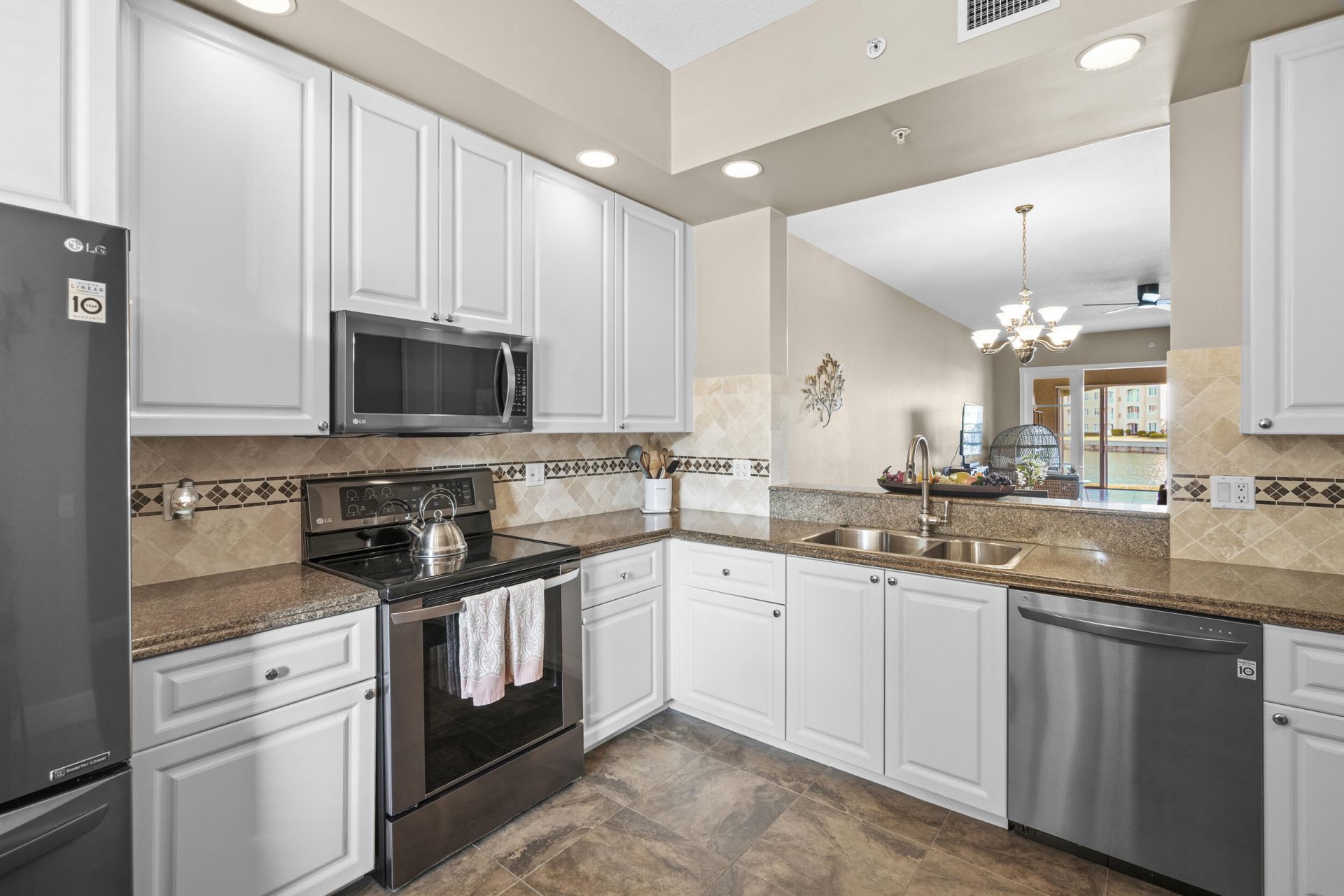 16 W Harbour Isle Dr Drive W, Unit 106, Fort Pierce, FL 34949 Photo