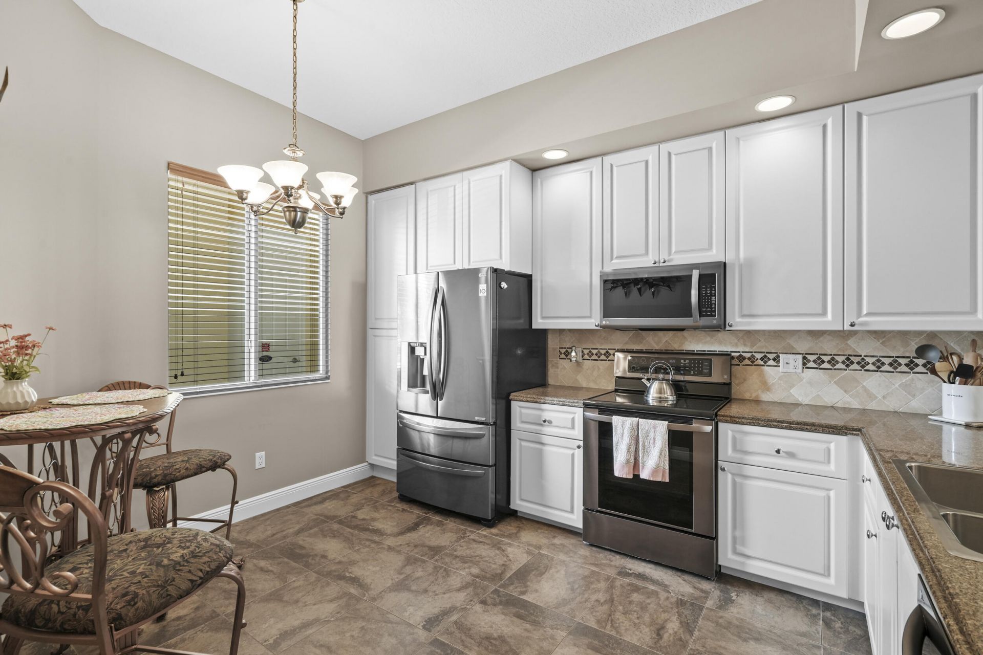 16 W Harbour Isle Dr Drive W, Unit 106, Fort Pierce, FL 34949 Photo