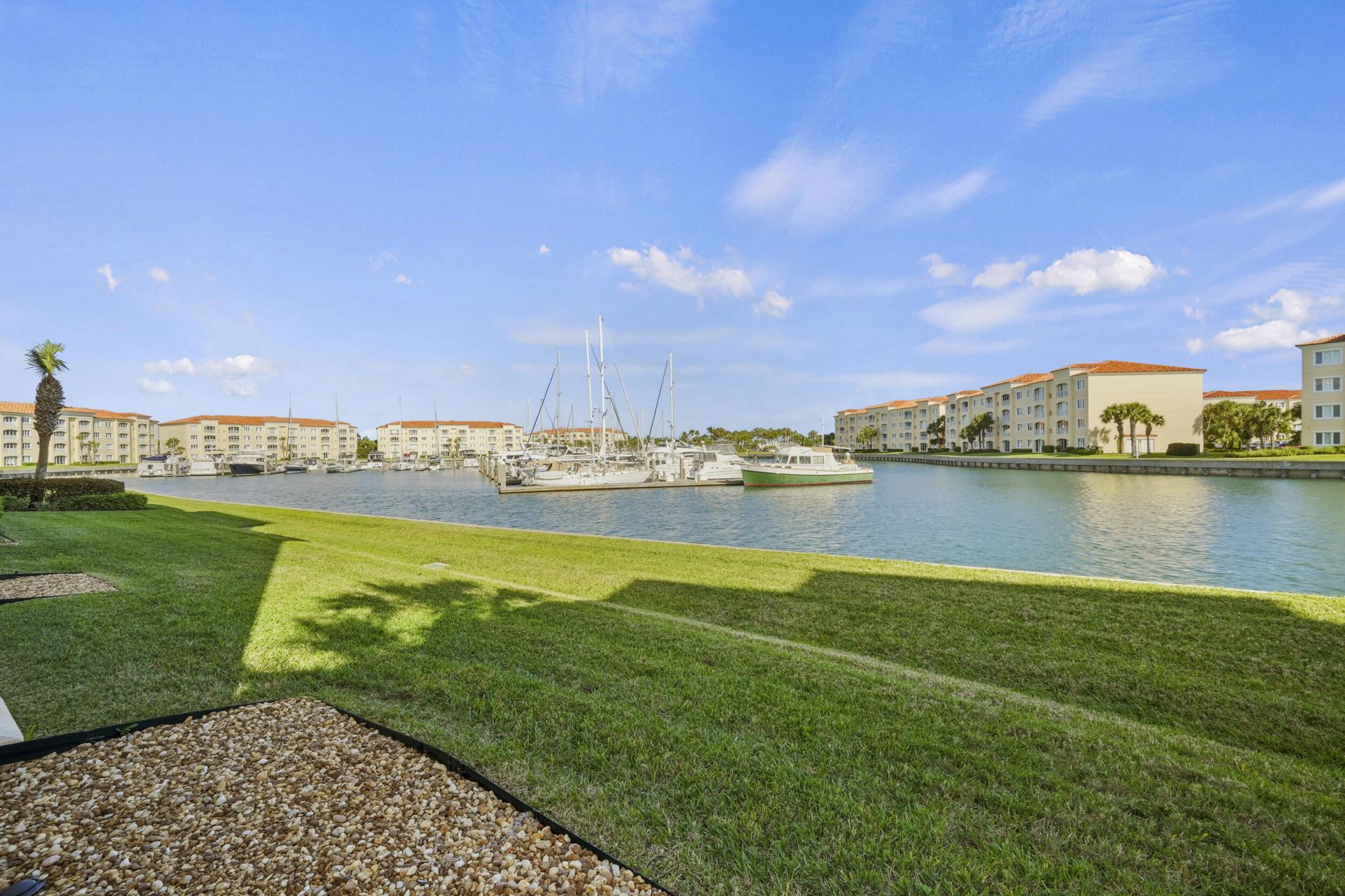 16 W Harbour Isle Dr Drive W, Unit 106, Fort Pierce, FL 34949 Photo