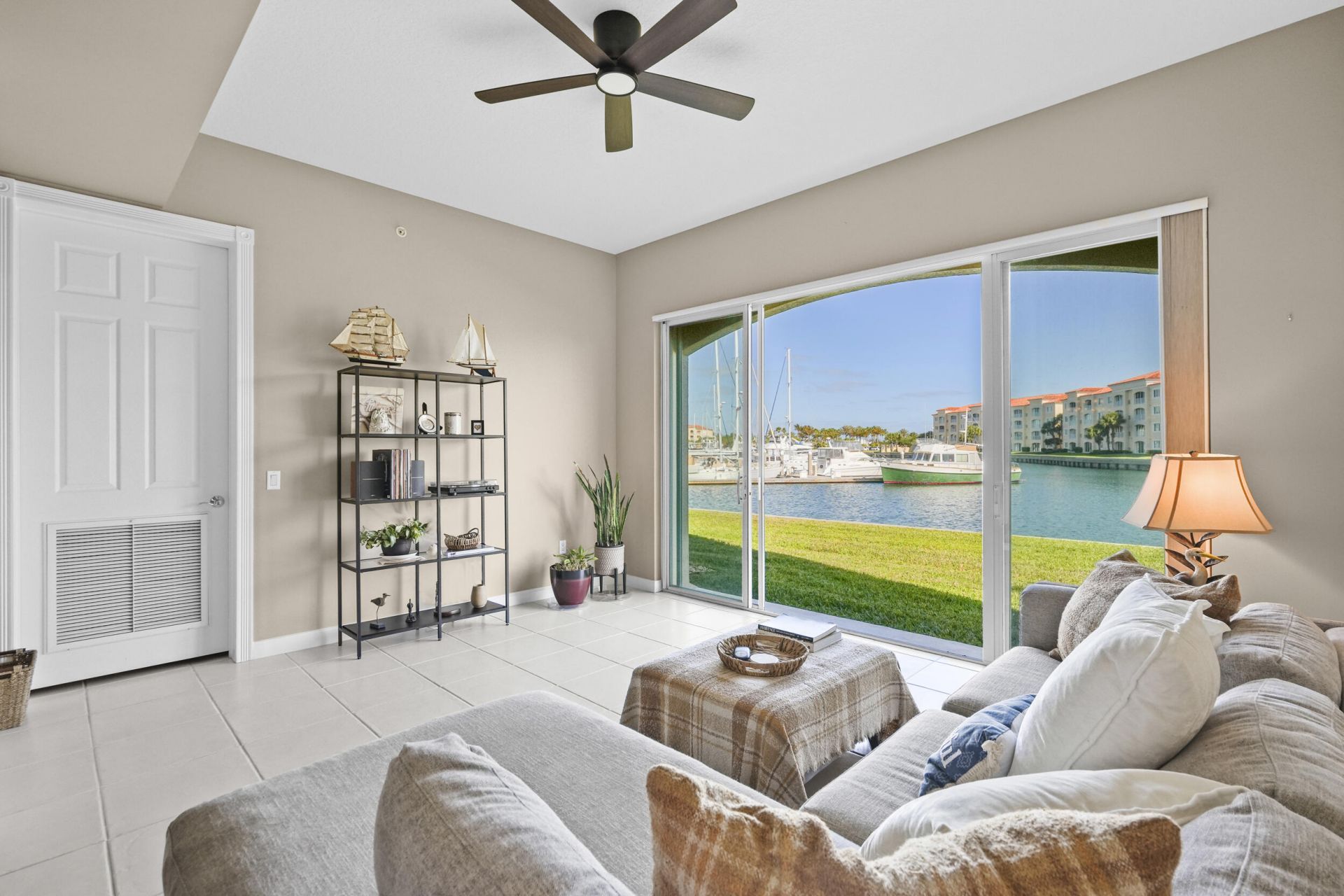 16 W Harbour Isle Dr Drive W, Unit 106, Fort Pierce, FL 34949 Photo