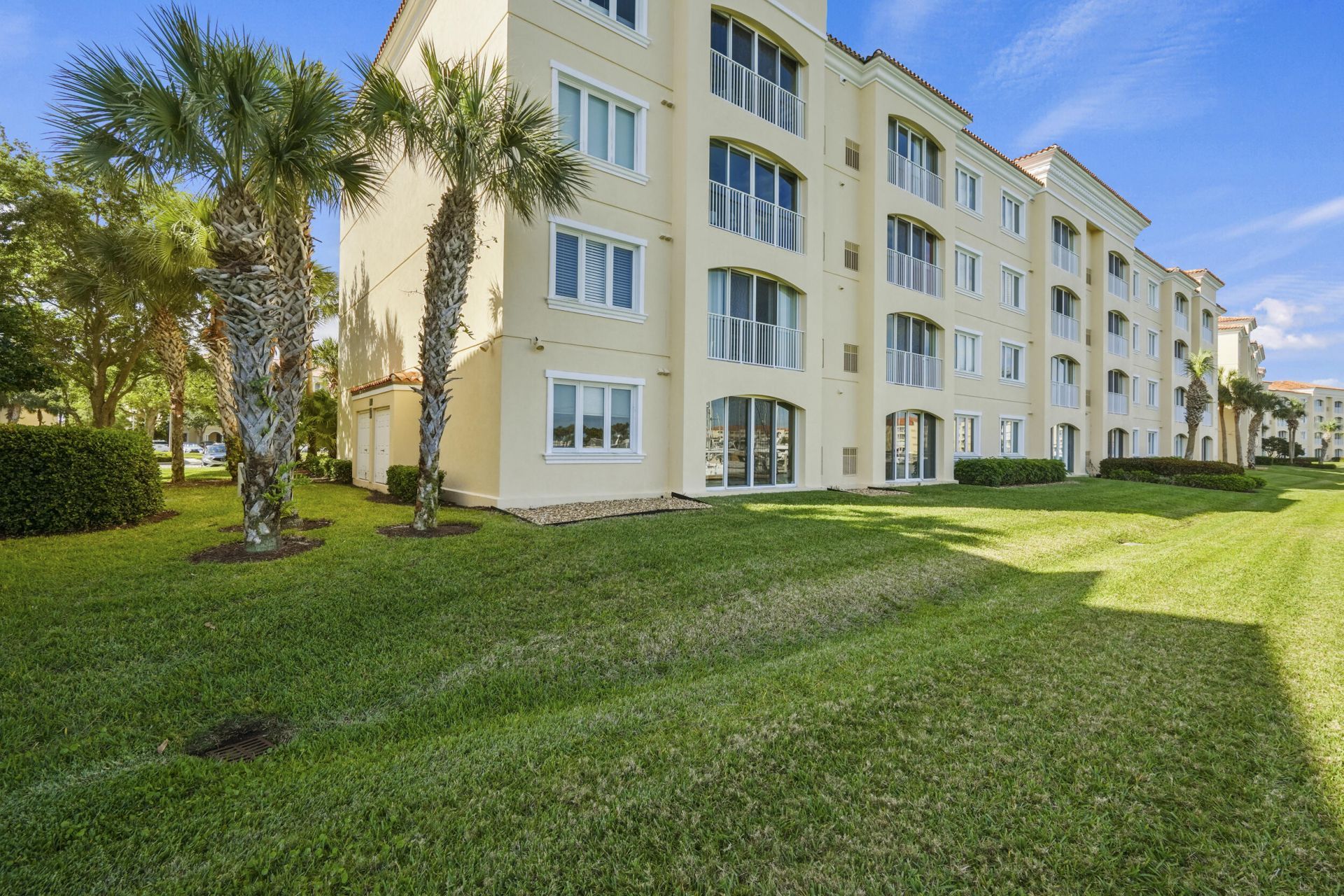 16 W Harbour Isle Dr Drive W, Unit 106, Fort Pierce, FL 34949 Photo