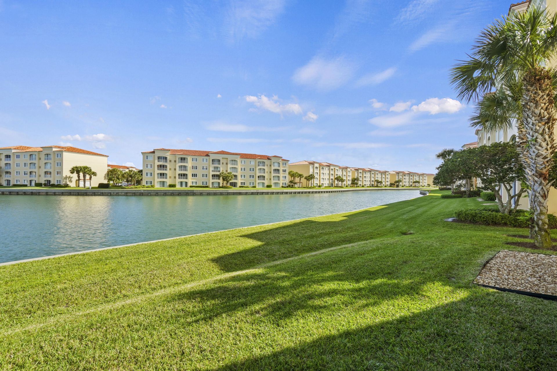 16 W Harbour Isle Dr Drive W, Unit 106, Fort Pierce, FL 34949 Photo
