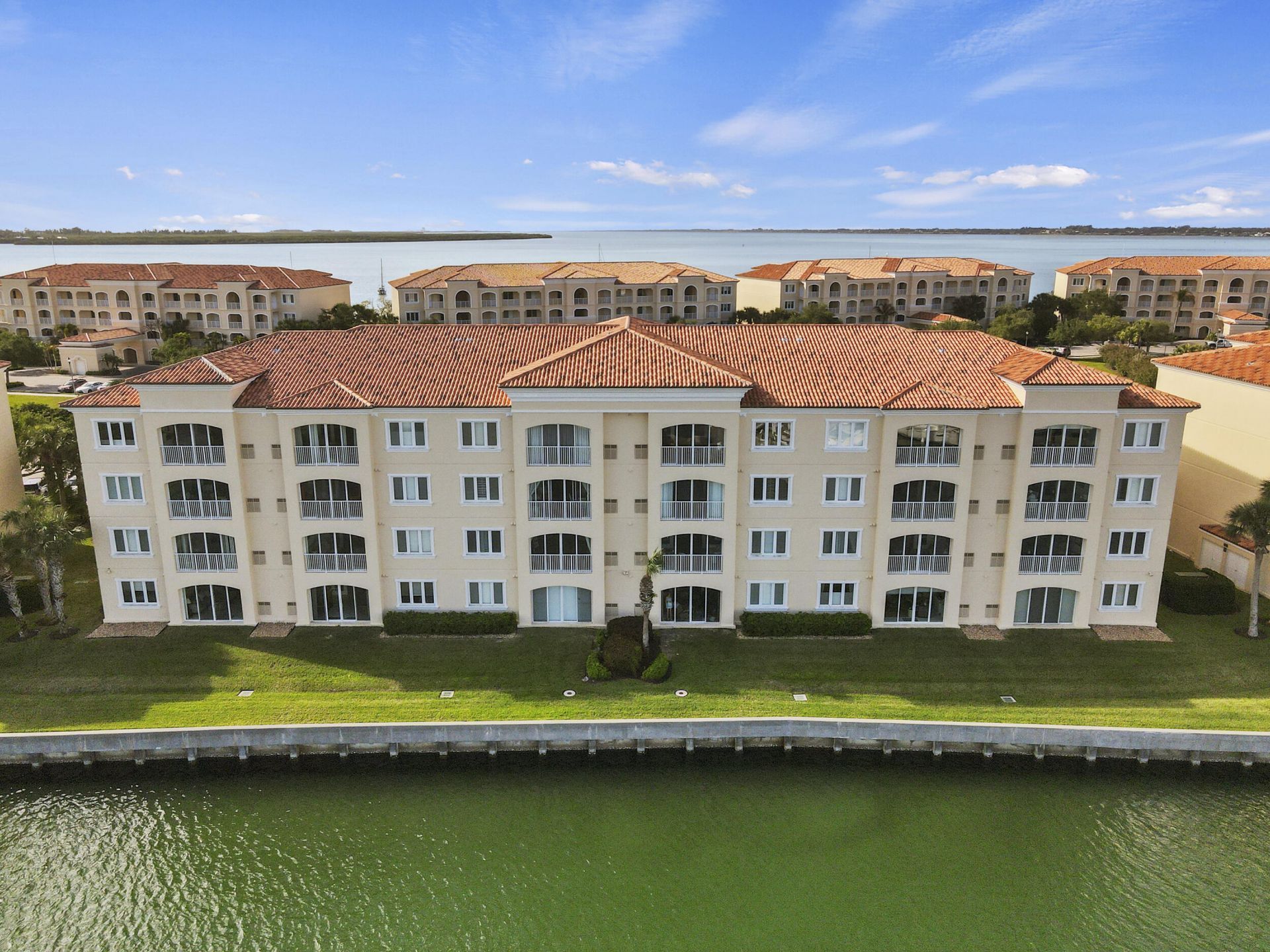 16 W Harbour Isle Dr Drive W, Unit 106, Fort Pierce, FL 34949 Photo