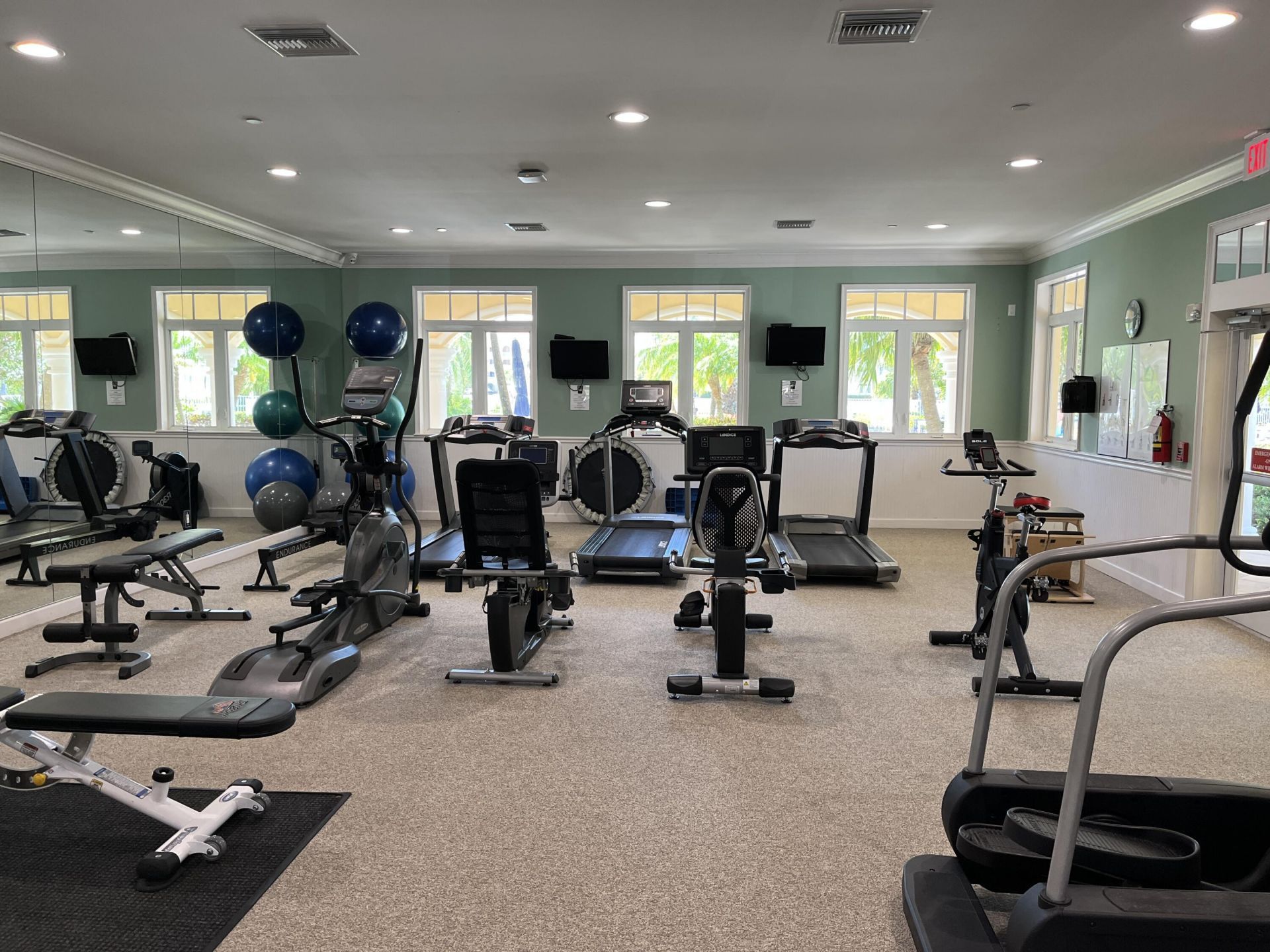 16 W Harbour Isle Dr Drive W, Unit 106, Fort Pierce, FL 34949 Photo