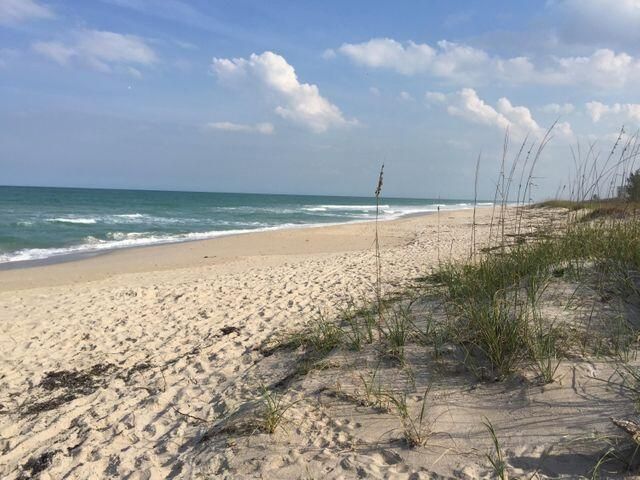 16 W Harbour Isle Dr Drive W, Unit 106, Fort Pierce, FL 34949 Photo