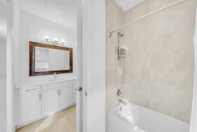 23008 Clear Echo Drive, Unit 11, Boca Raton, FL 33433 Photo