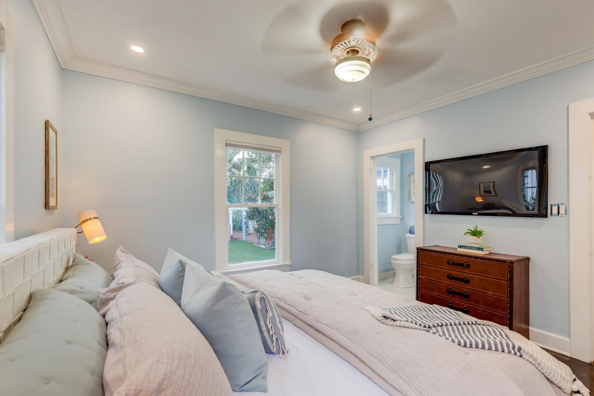 717 N Lakeside Drive, Lake Worth Beach, FL 33460 Photo