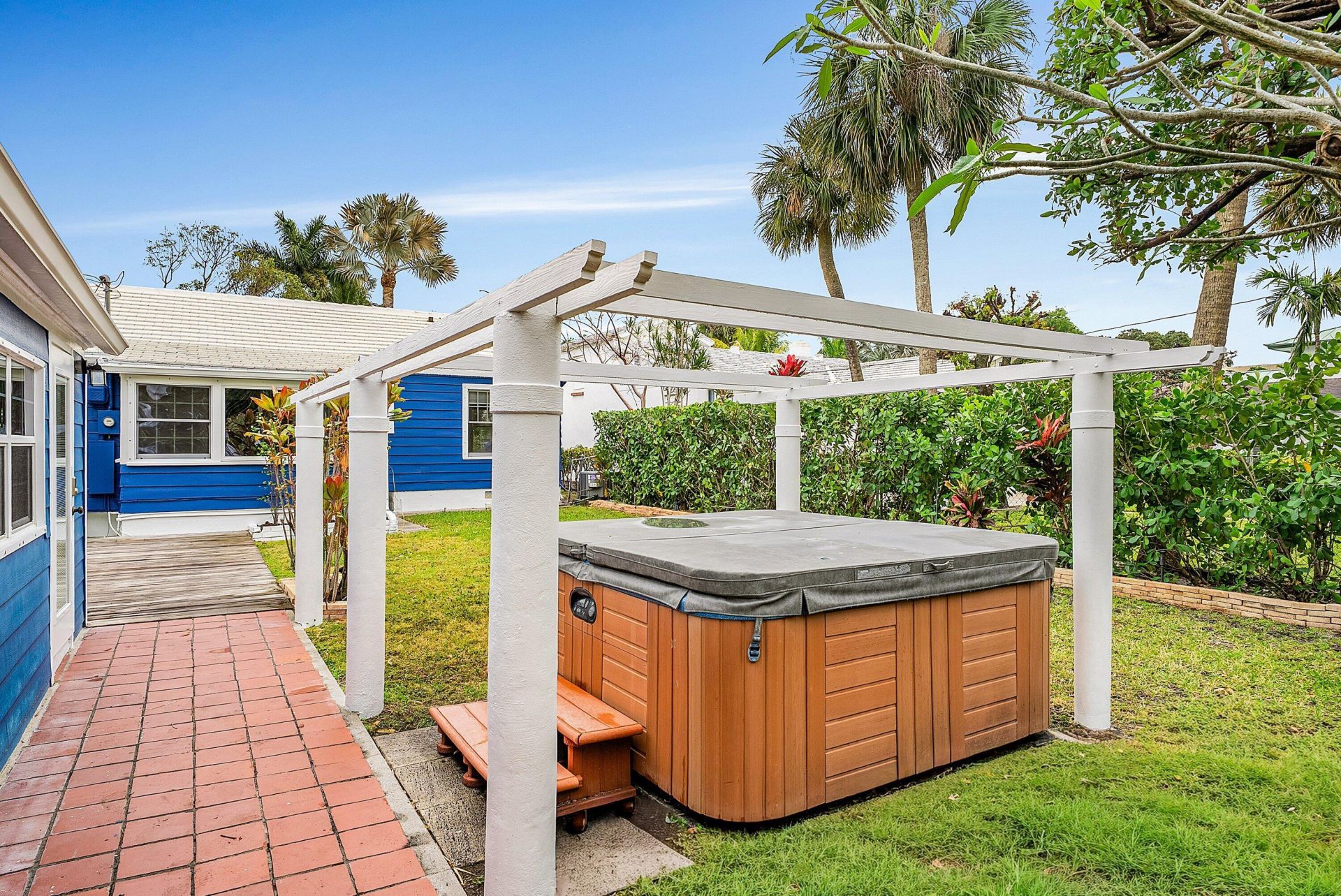 717 N Lakeside Drive, Lake Worth Beach, FL 33460 Photo