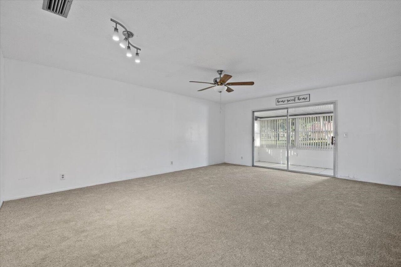 102 Amherst Lane, Greenacres, FL 33467 Photo