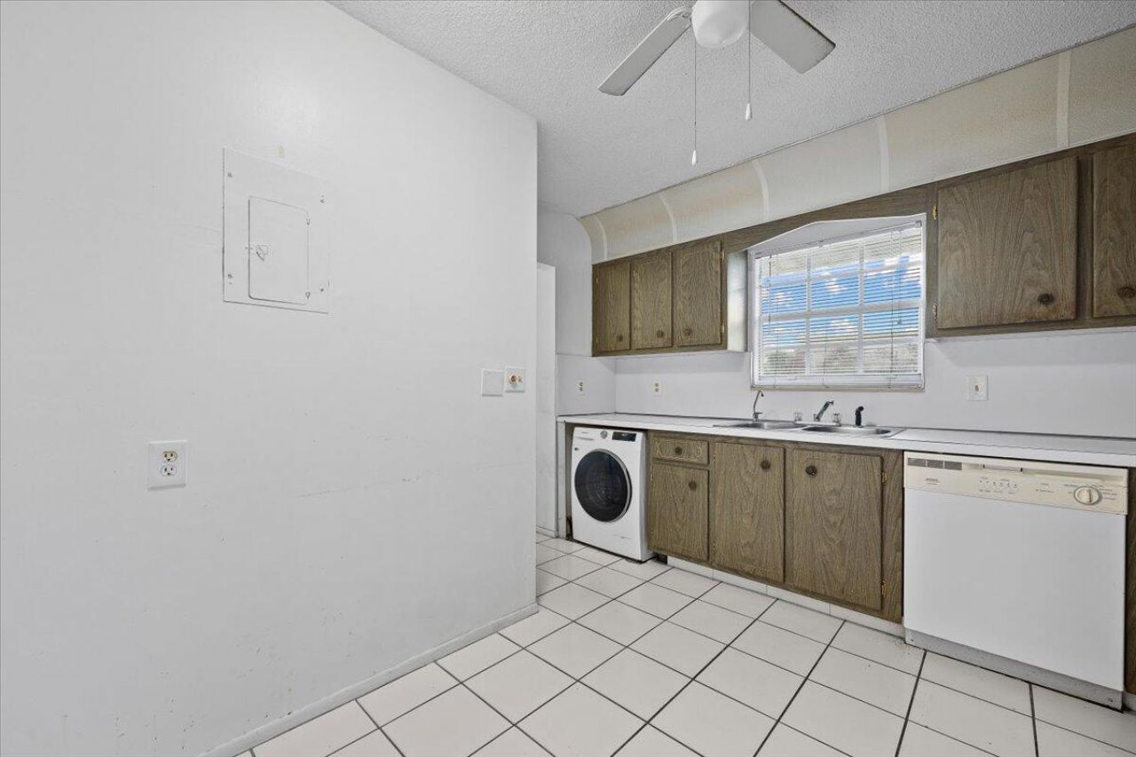 102 Amherst Lane, Greenacres, FL 33467 Photo