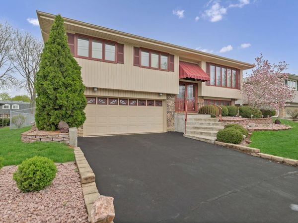 8532 W 107th Street , Palos Hills, IL 60465