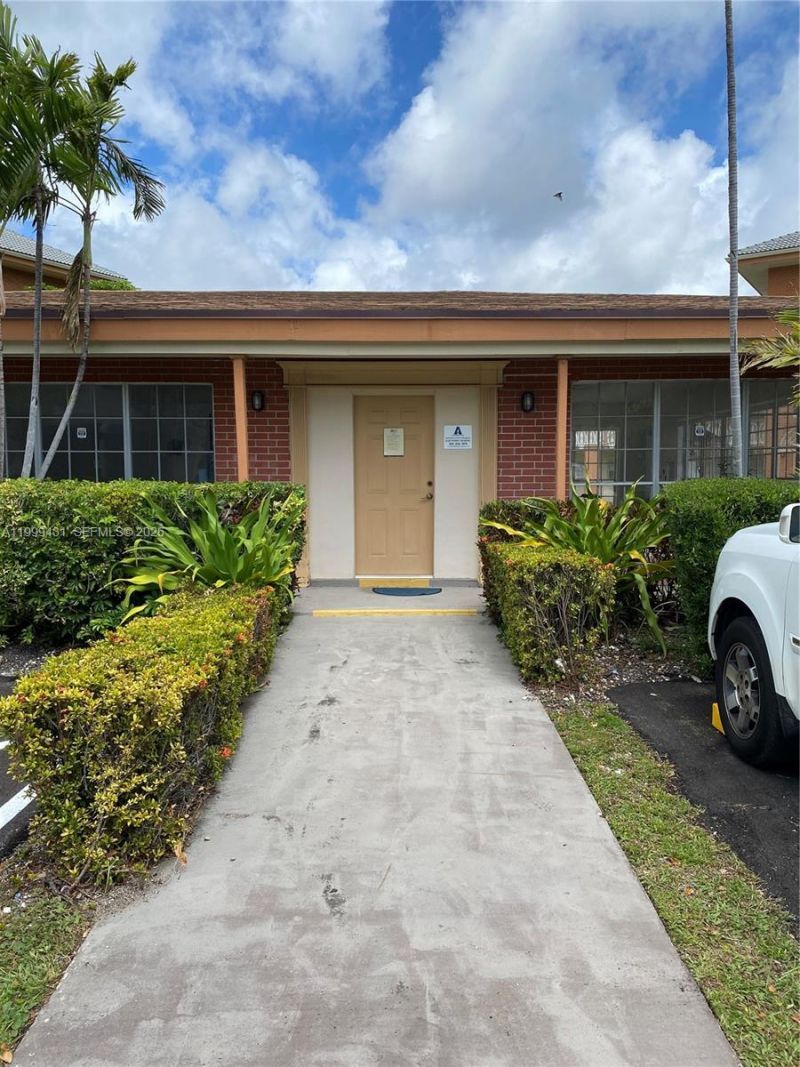 1855 NE 121st St , Unit 36, North Miami, FL 33181 Photo