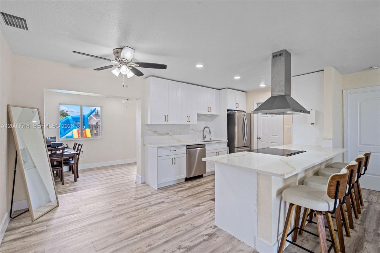 2485 NW 84th Way , Sunrise, FL 33322 Photo