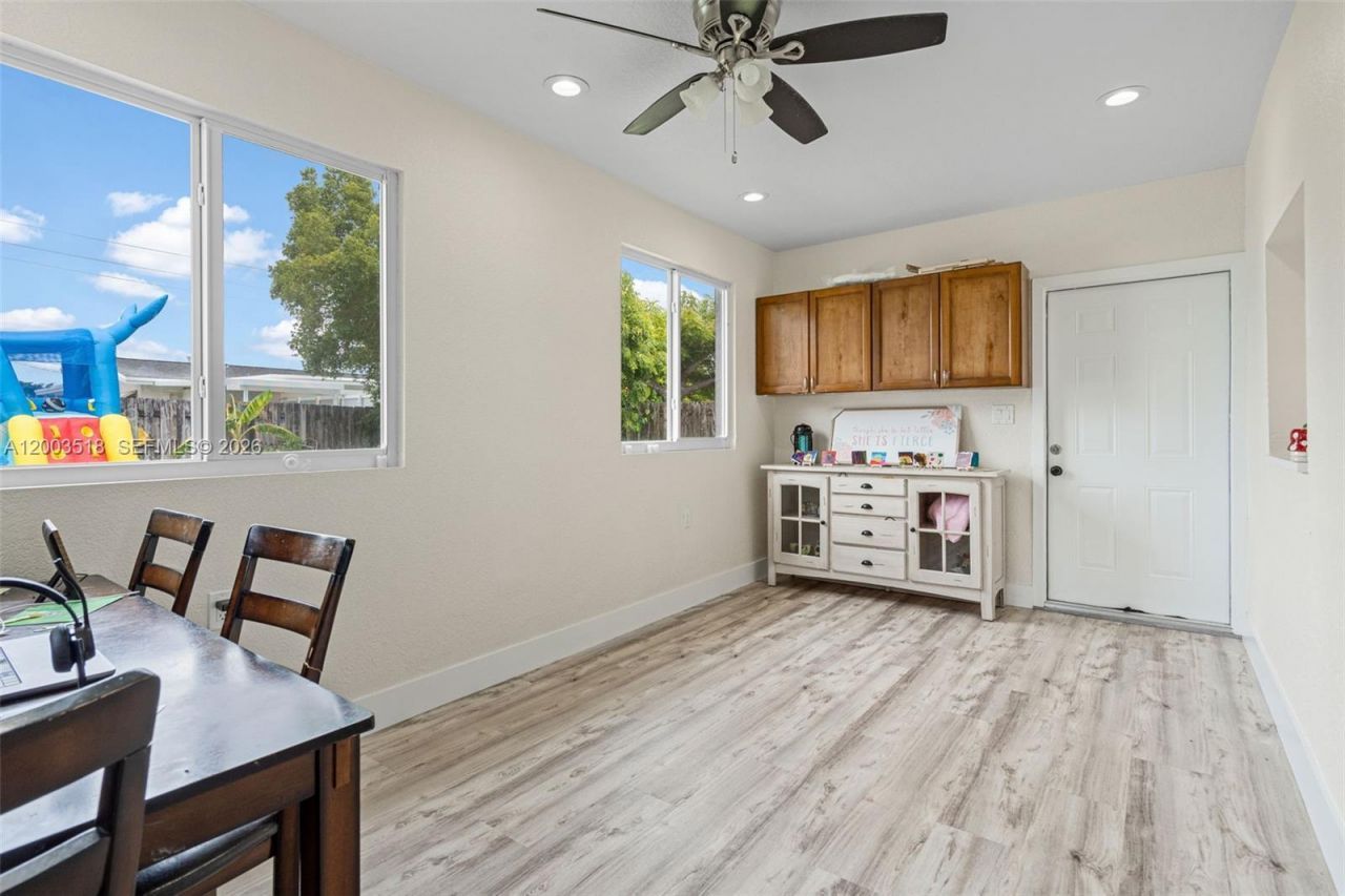 2485 NW 84th Way , Sunrise, FL 33322 Photo