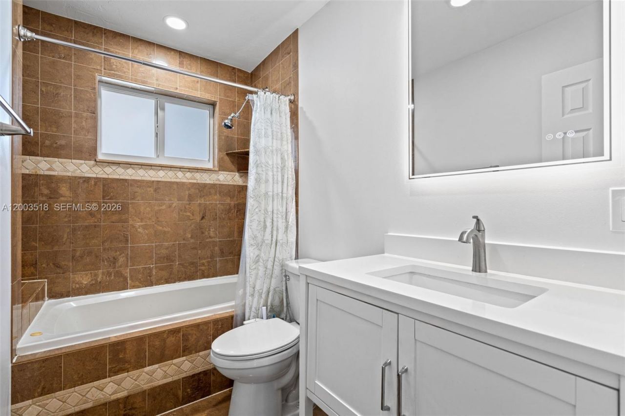 2485 NW 84th Way , Sunrise, FL 33322 Photo