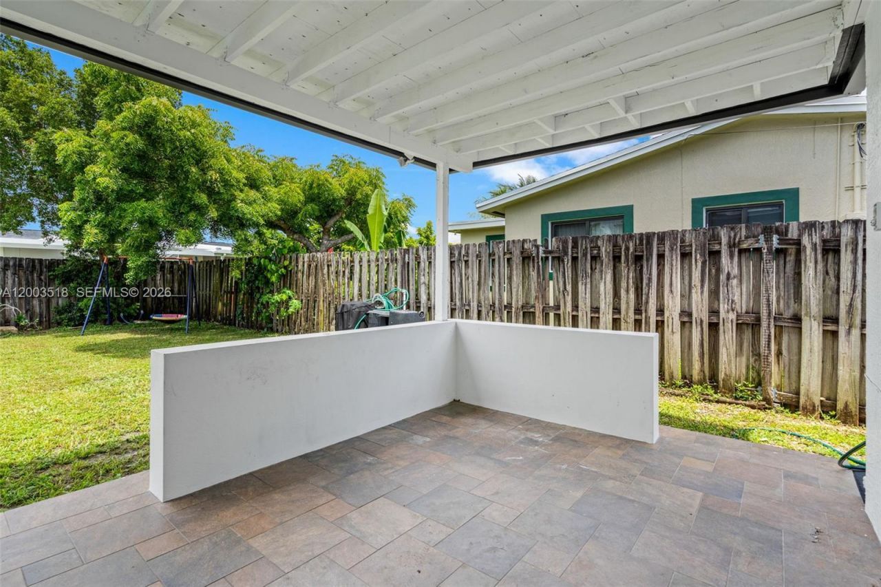 2485 NW 84th Way , Sunrise, FL 33322 Photo