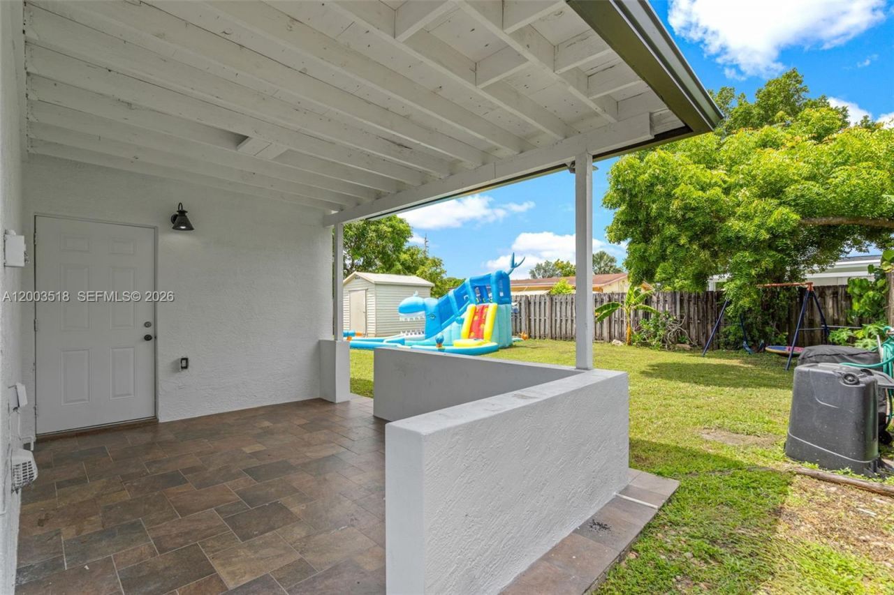 2485 NW 84th Way , Sunrise, FL 33322 Photo