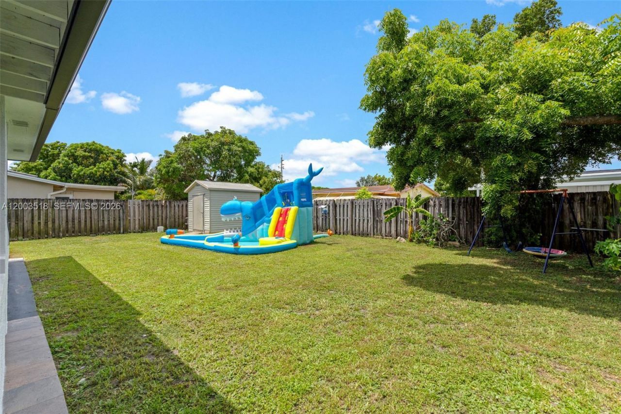 2485 NW 84th Way , Sunrise, FL 33322 Photo