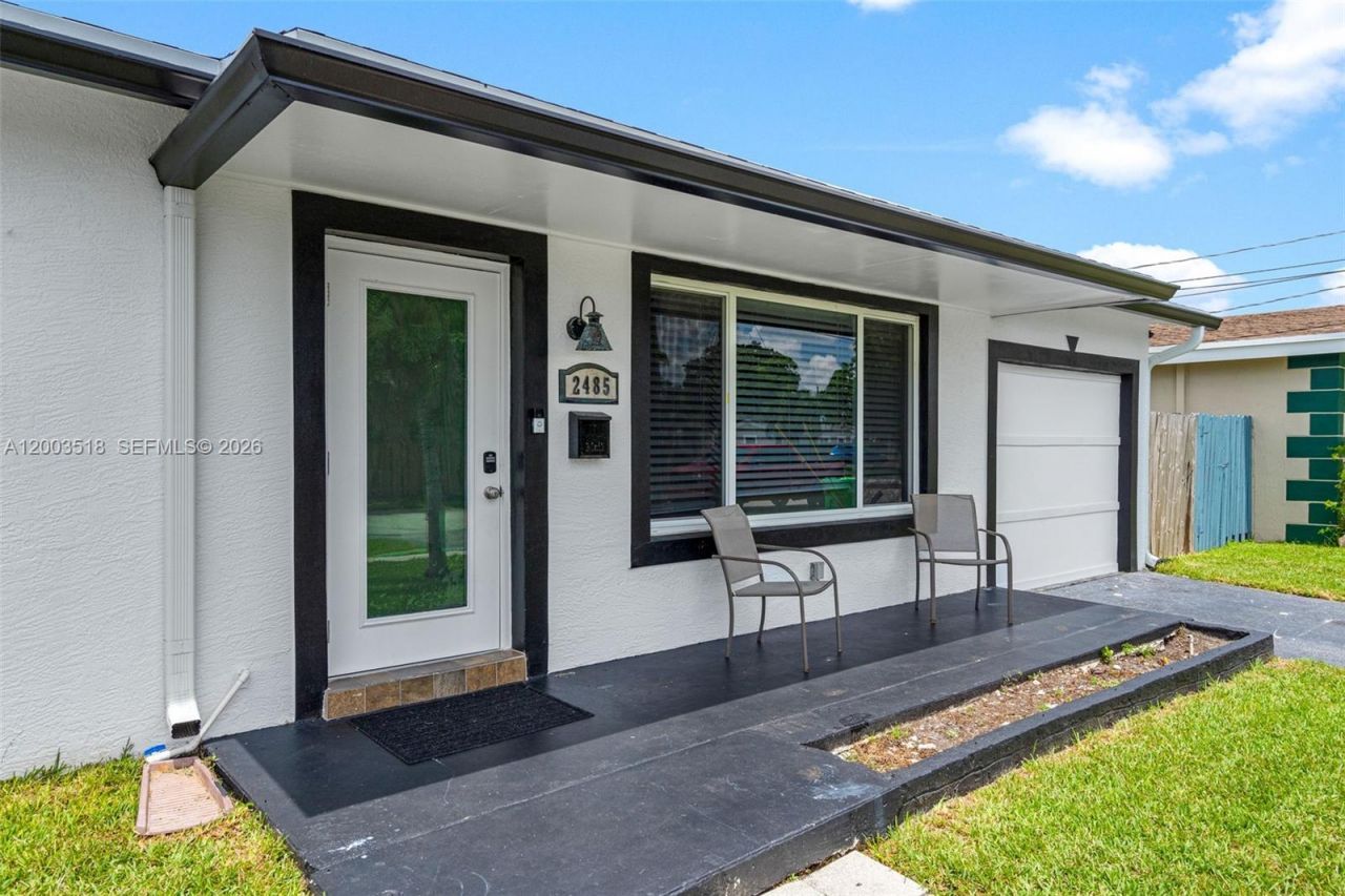 2485 NW 84th Way , Sunrise, FL 33322 Photo