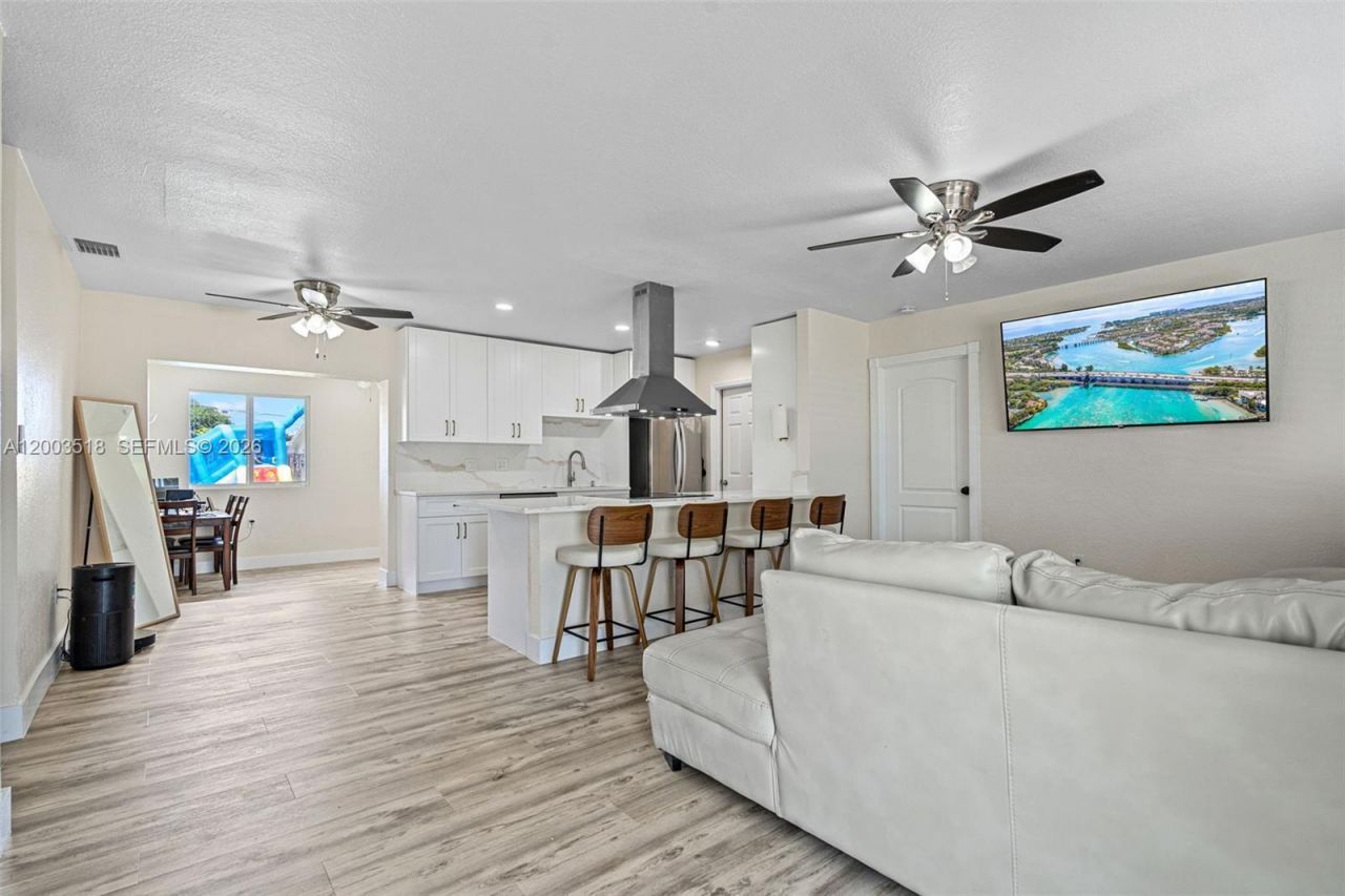 2485 NW 84th Way , Sunrise, FL 33322 Photo