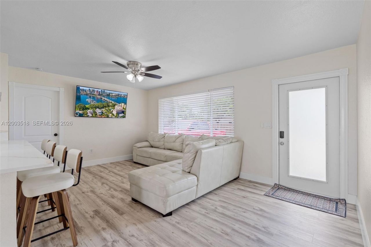 2485 NW 84th Way , Sunrise, FL 33322 Photo